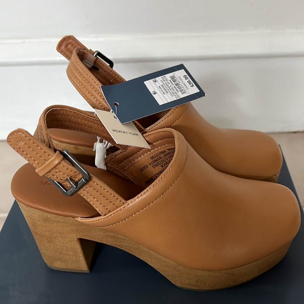 Universal thread Watson heels size 6.5